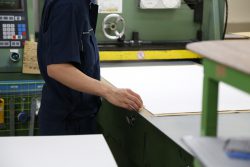 株式会社エムツープレスト　機械での作業